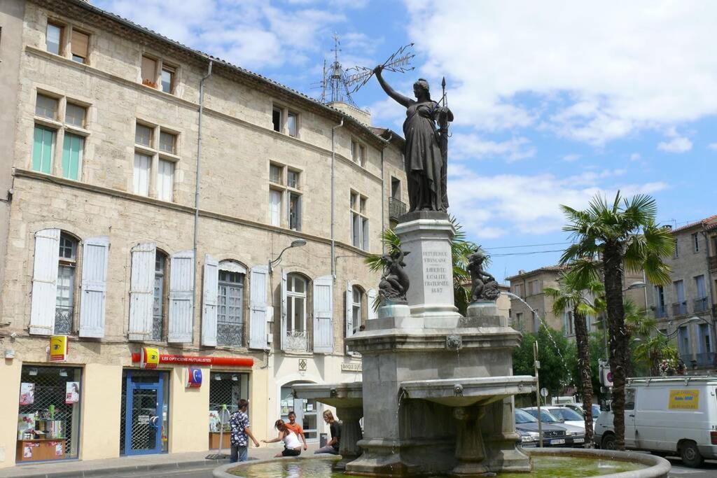 Historical Center Of Pezenas Apartment Exterior photo